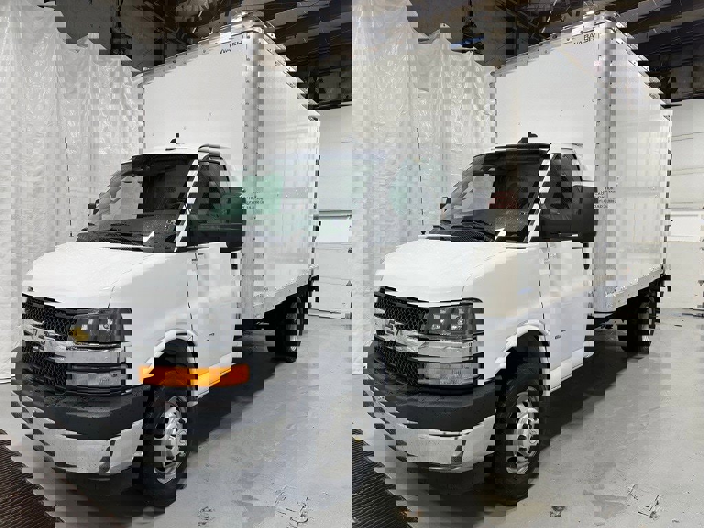 Used 2022 Chevrolet Express 3500 w/ Power Convenience Package image 3