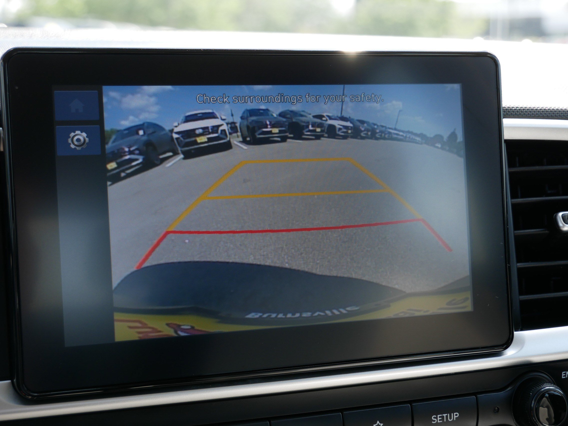 Certified 2024 Hyundai Venue SEL FWD image 33