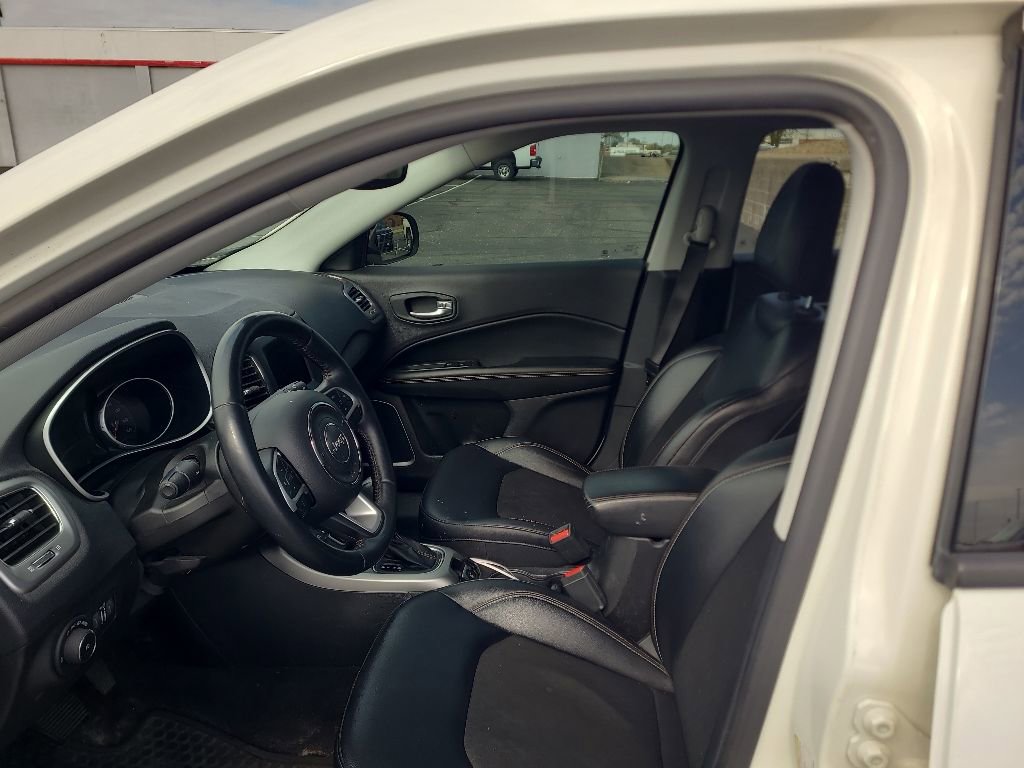Used 2017 Jeep Compass Latitude w/ Popular Equipment Group AWD/4WD image 10