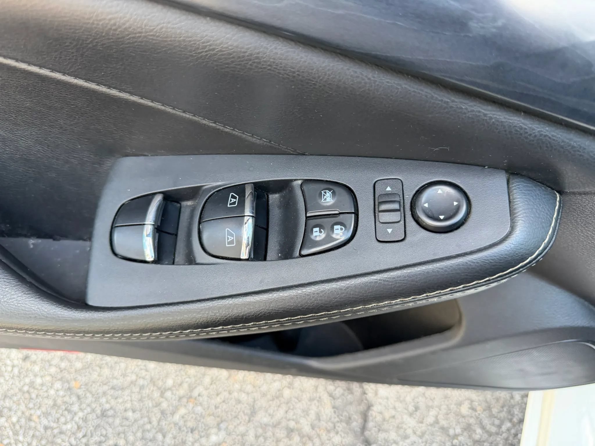 Used 2020 Nissan Maxima Platinum w/ Sport Mat Group FWD image 12