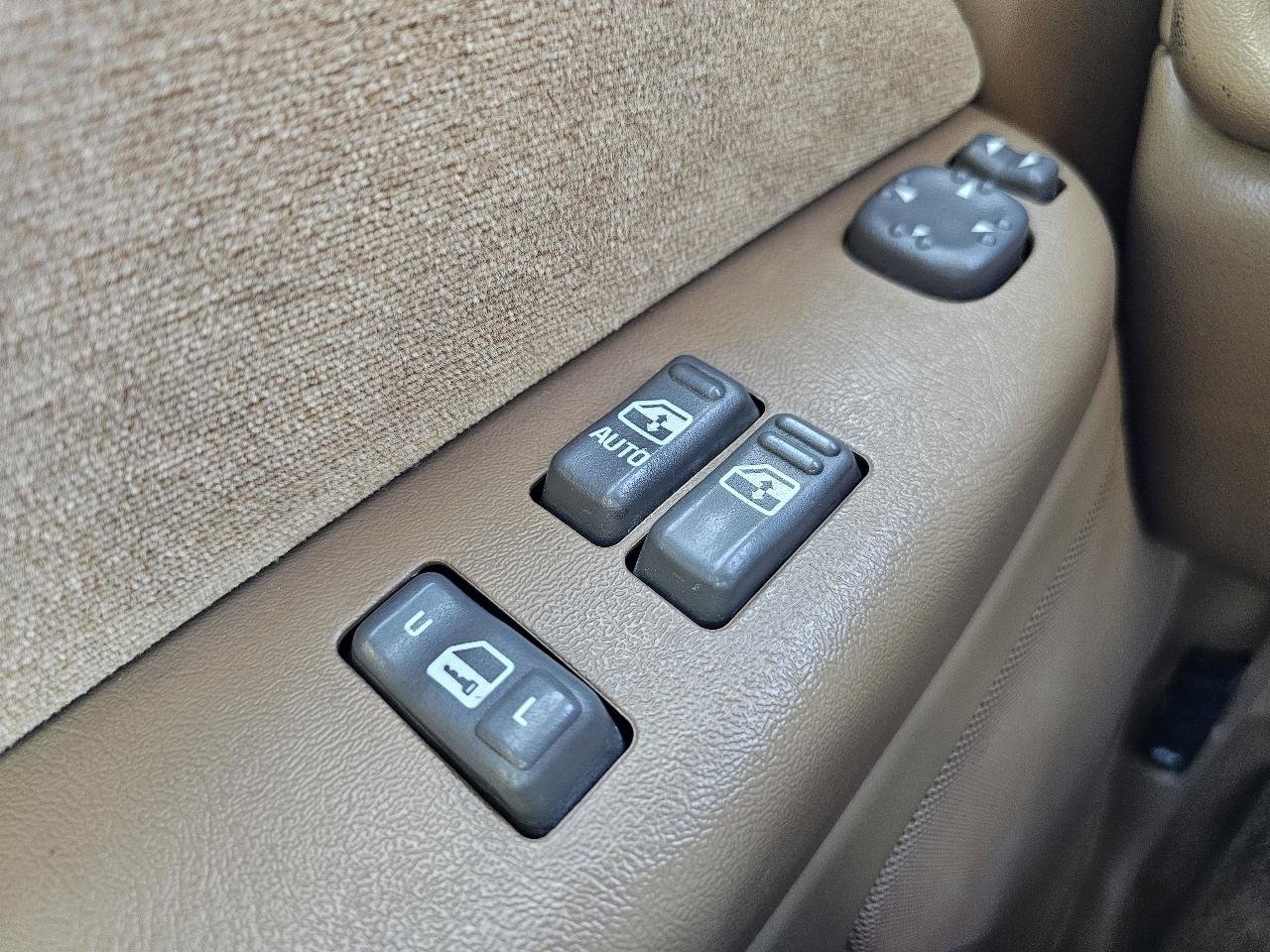 Used 2000 Chevrolet Silverado 1500 LS RWD image 32