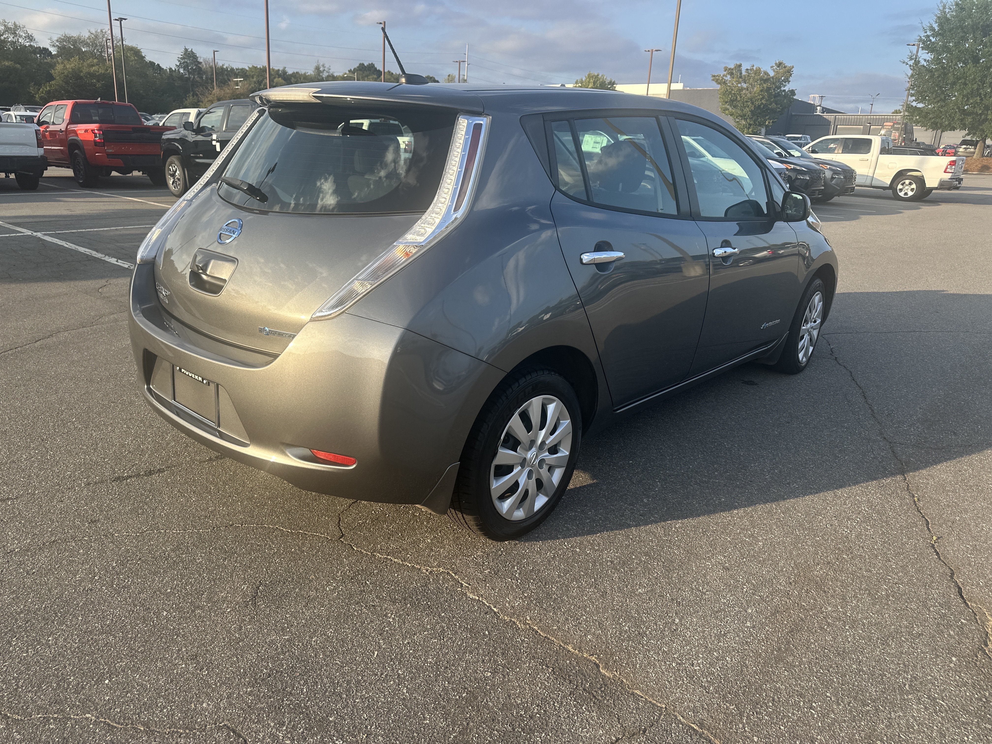 Used 2016 Nissan Leaf S w/ Charger Package FWD image 5