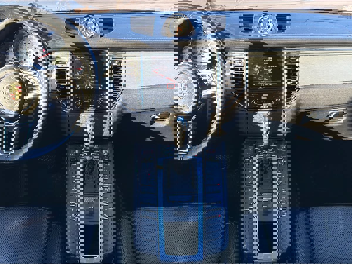 Used 2017 Porsche Macan Turbo image 17