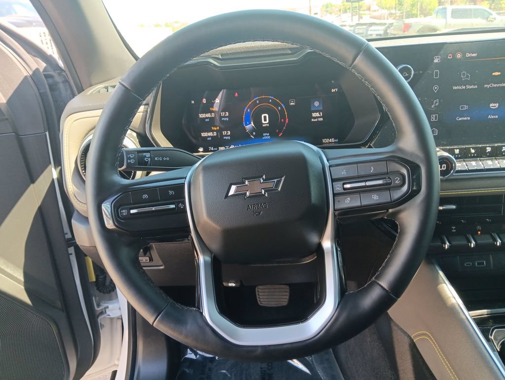 Used 2025 Chevrolet Colorado ZR2 w/ Technology Package AWD/4WD image 14