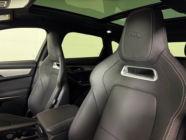Certified 2026 Jaguar F-PACE R-Dynamic S image 6
