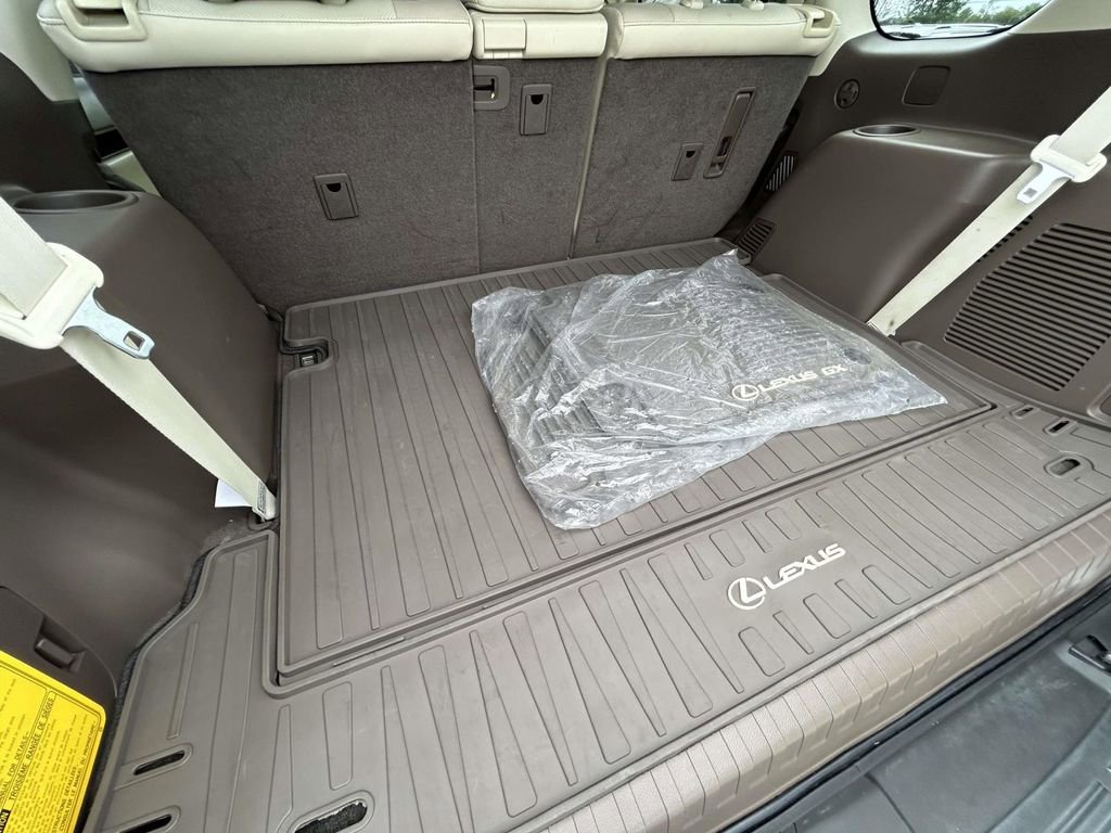 Used 2017 Lexus GX 460 Premium w/ Premium Package image 17