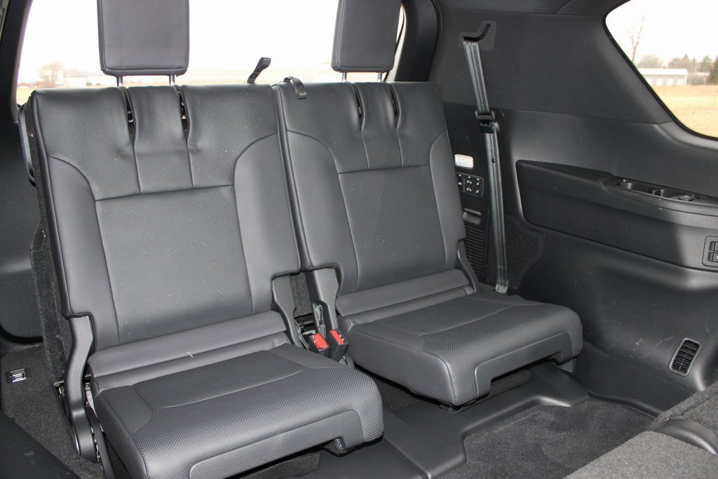 Used 2023 Lexus LX 600 4WD w/ Luxury Package image 29