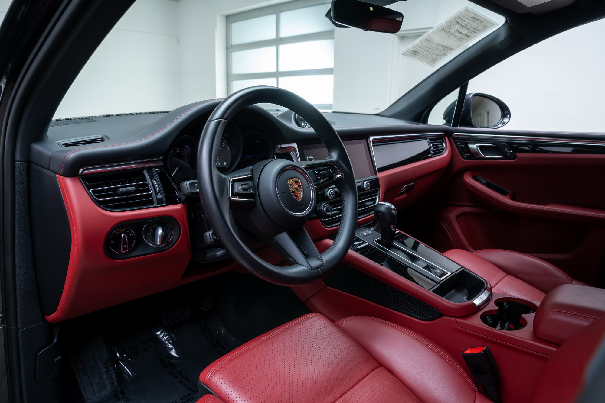 Used 2024 Porsche Macan S AWD/4WD image 20