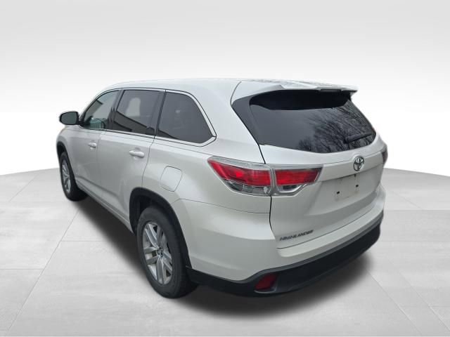 Used 2016 Toyota Highlander LE image 3