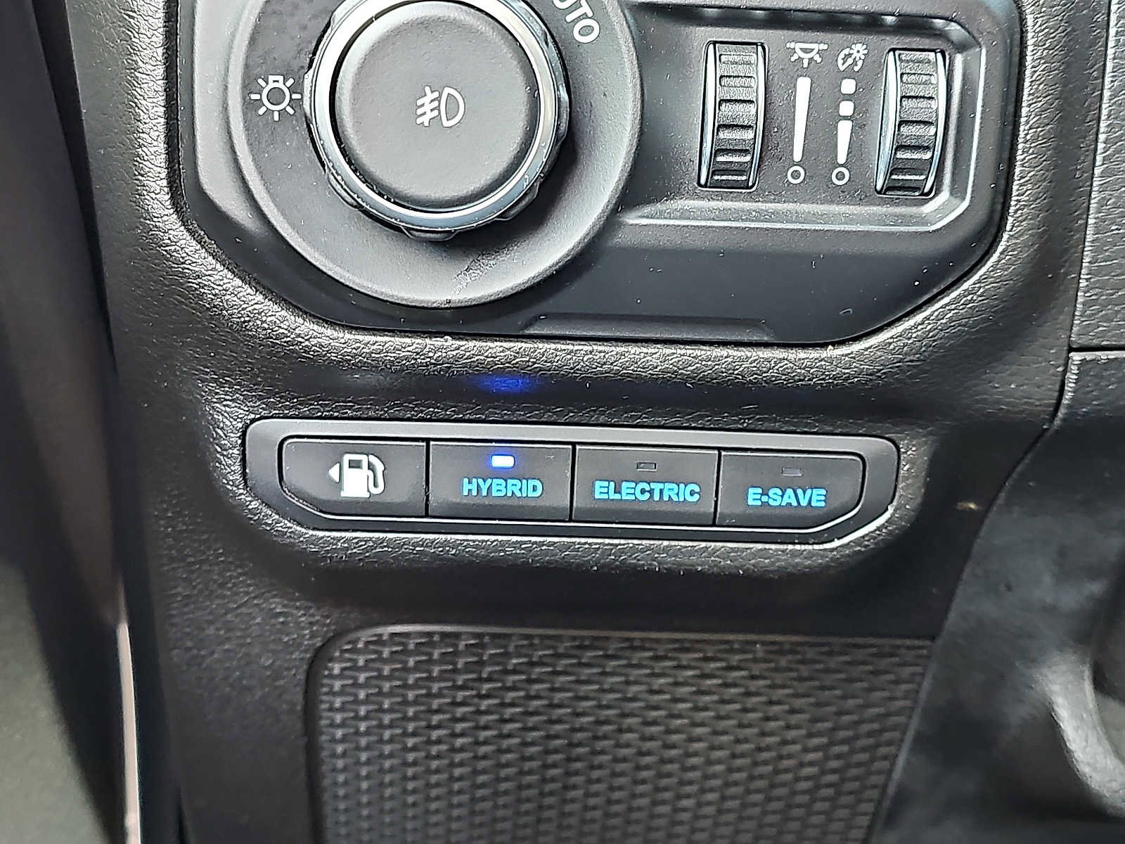 Used 2021 Jeep Wrangler Unlimited Sahara w/ Cold Weather Group image 28