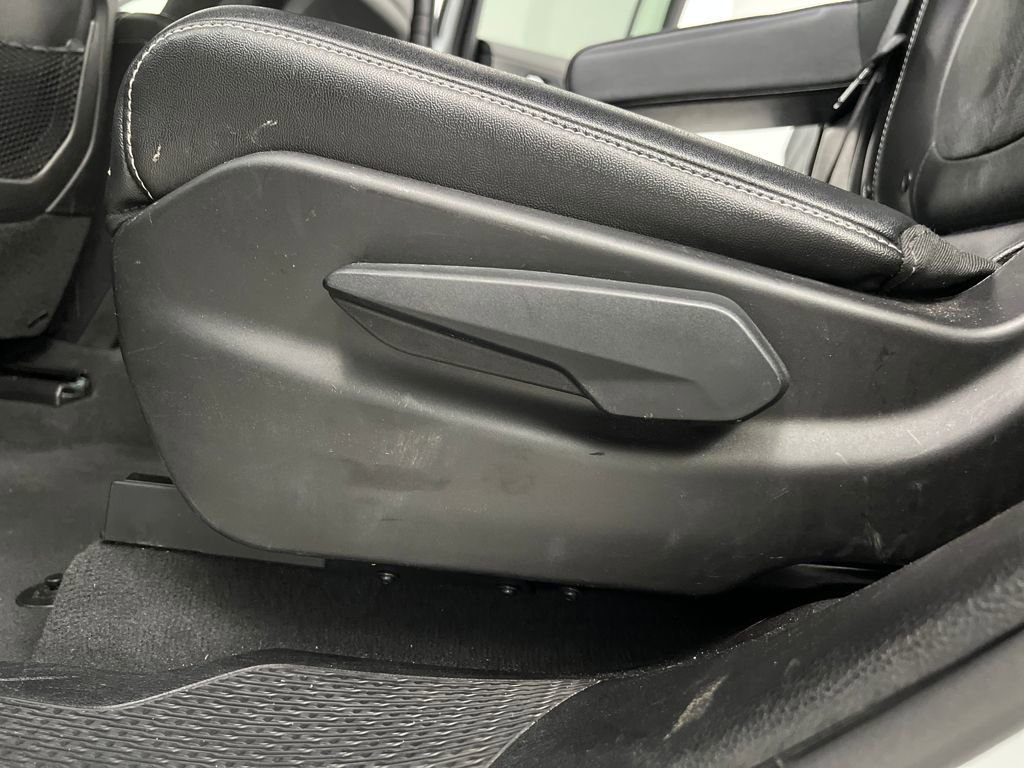 Used 2024 Jeep Grand Cherokee L Laredo image 14