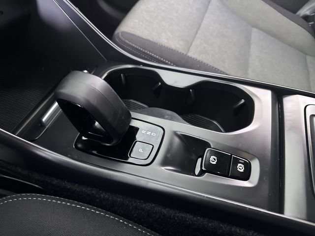 Used 2023 Volvo XC40 B5 Core image 44