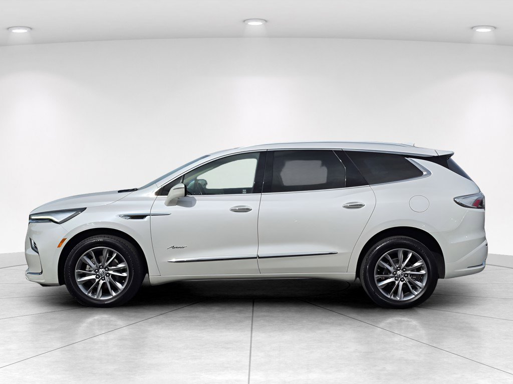 Used 2023 Buick Enclave Avenir w/ Avenir Technology Package AWD/4WD image 3