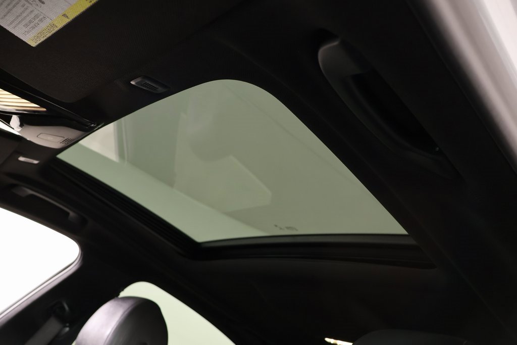 Used 2019 BMW 530i w/ Premium Package image 17