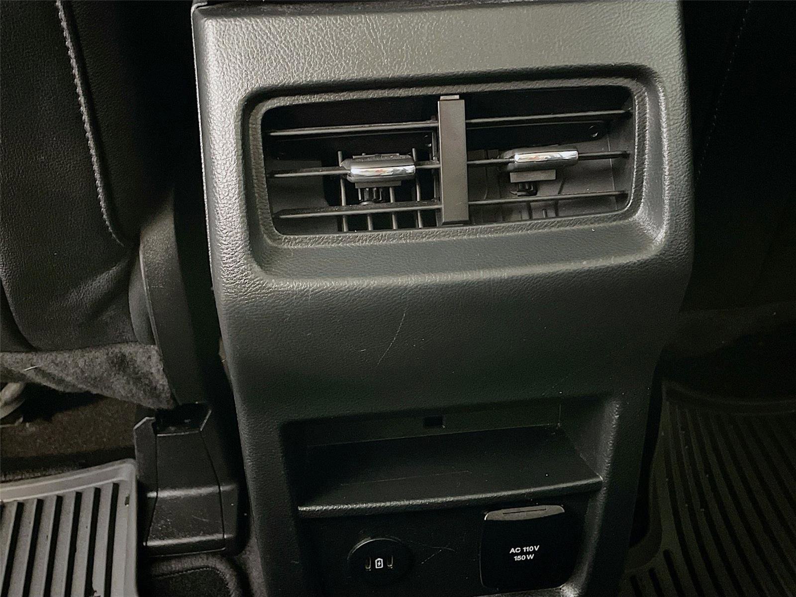 Used 2023 Ford Edge Titanium image 28