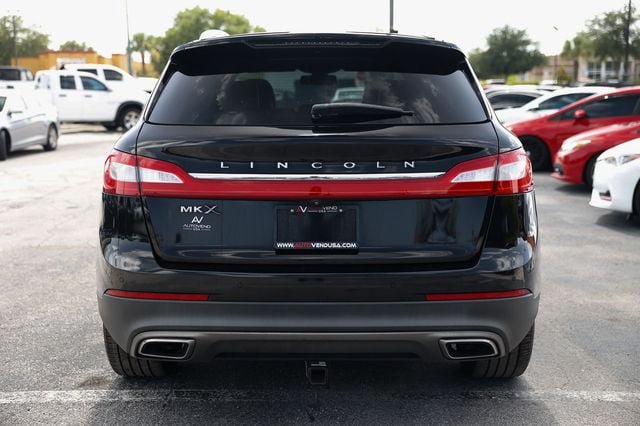 Used 2016 Lincoln MKX Reserve w/ Technology Package FWD image 10