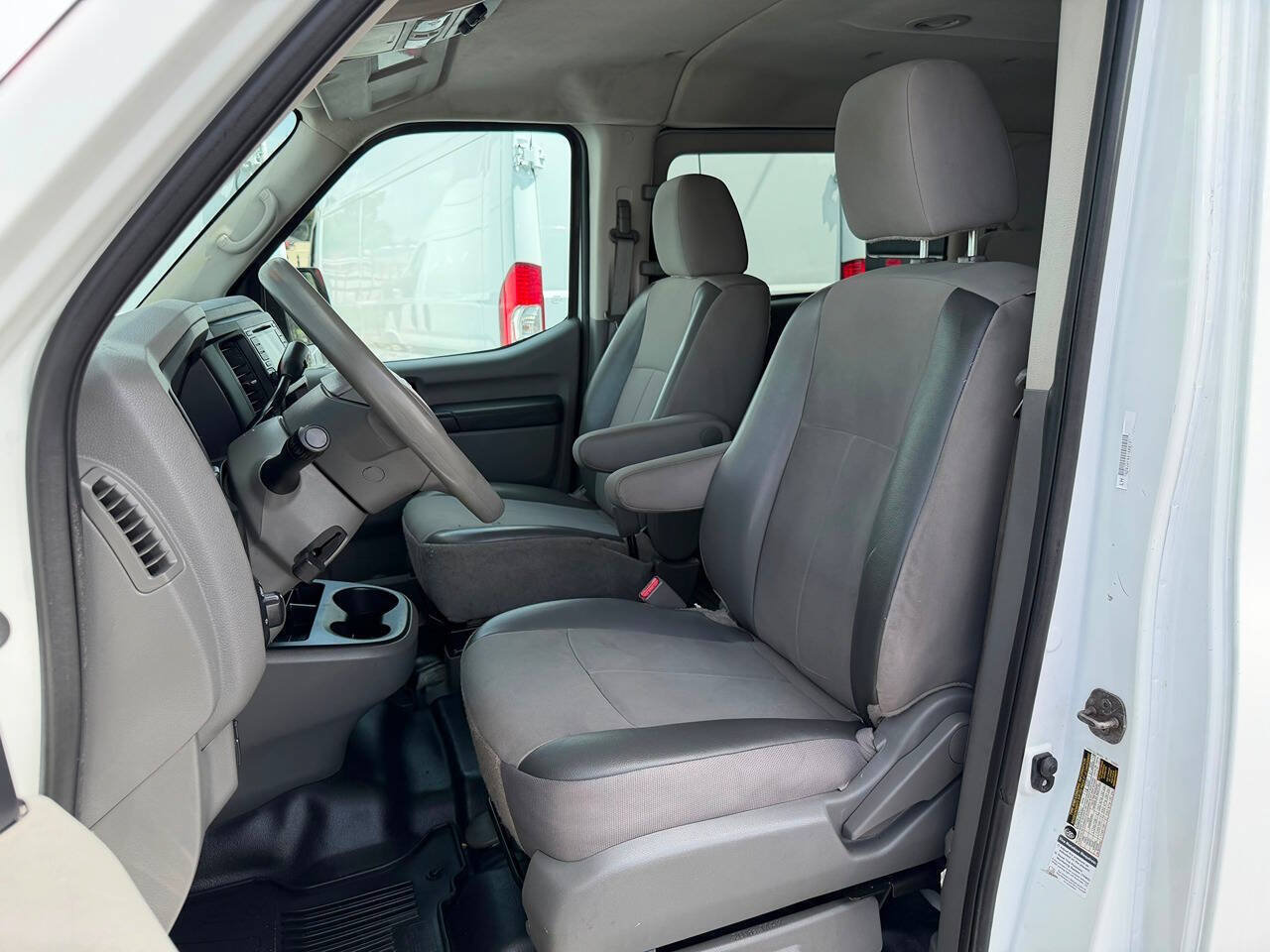 Used 2018 Nissan NV 3500 S RWD image 11