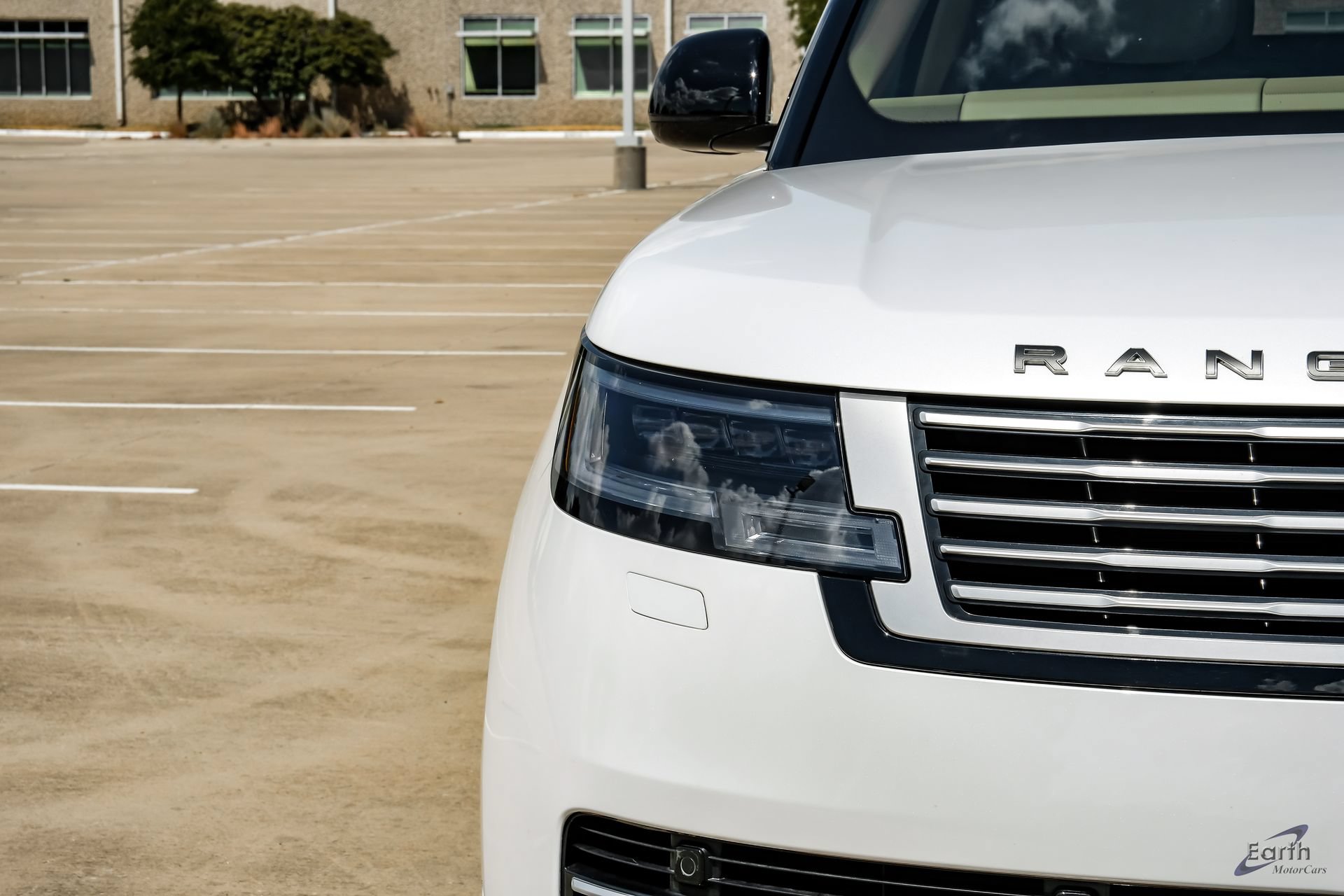 Used 2024 Land Rover Range Rover SV AWD/4WD image 21