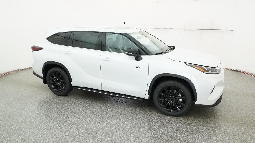 New 2025 Toyota Highlander Limited image 27