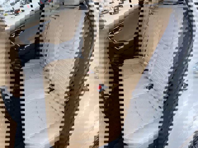 Used 2019 Toyota RAV4 Limited image 25