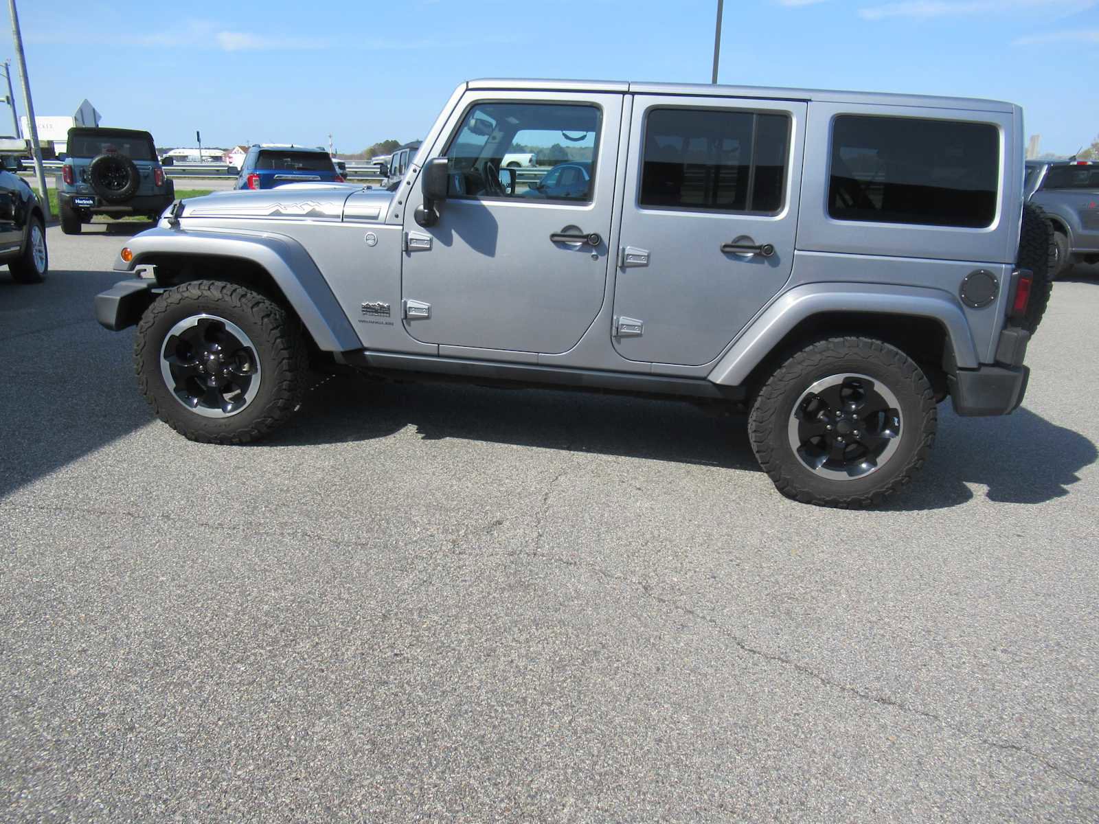 Used 2014 Jeep Wrangler Polar Edition image 8