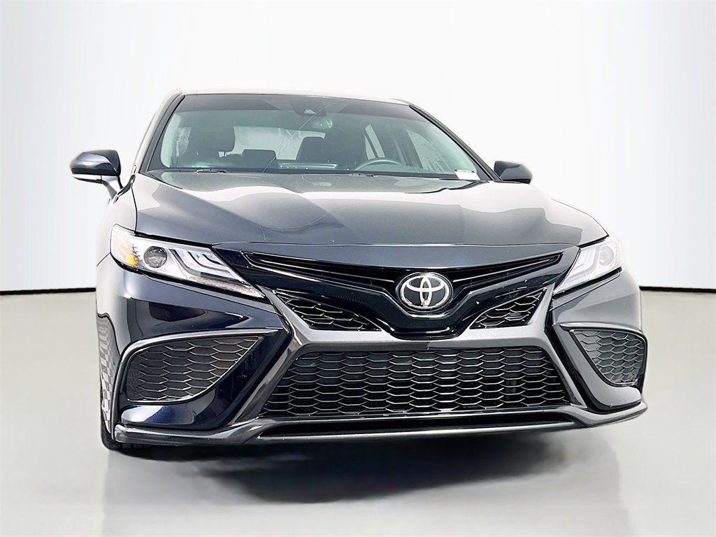 Used 2021 Toyota Camry XSE image 2