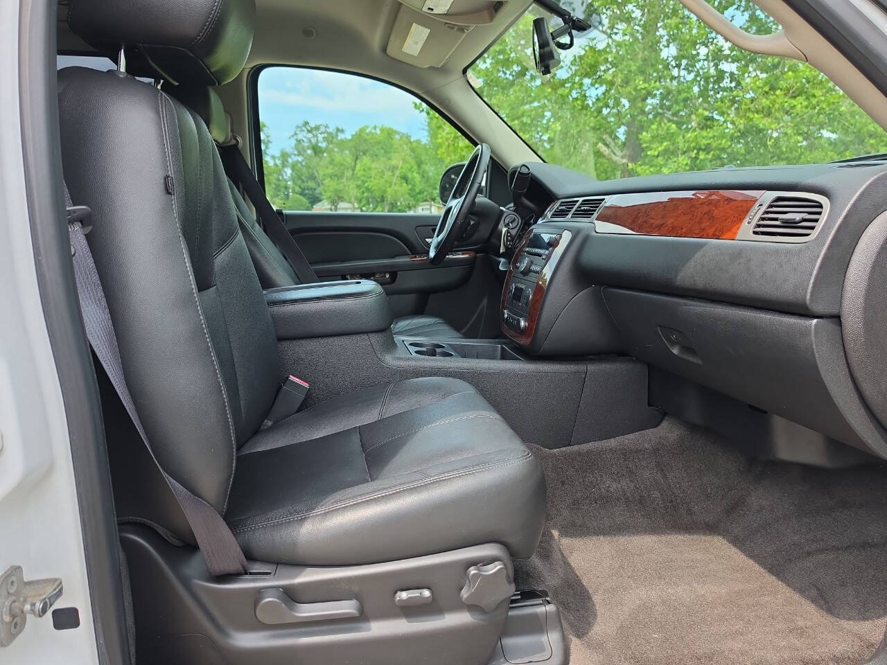 Used 2012 Chevrolet Suburban LT AWD/4WD image 22