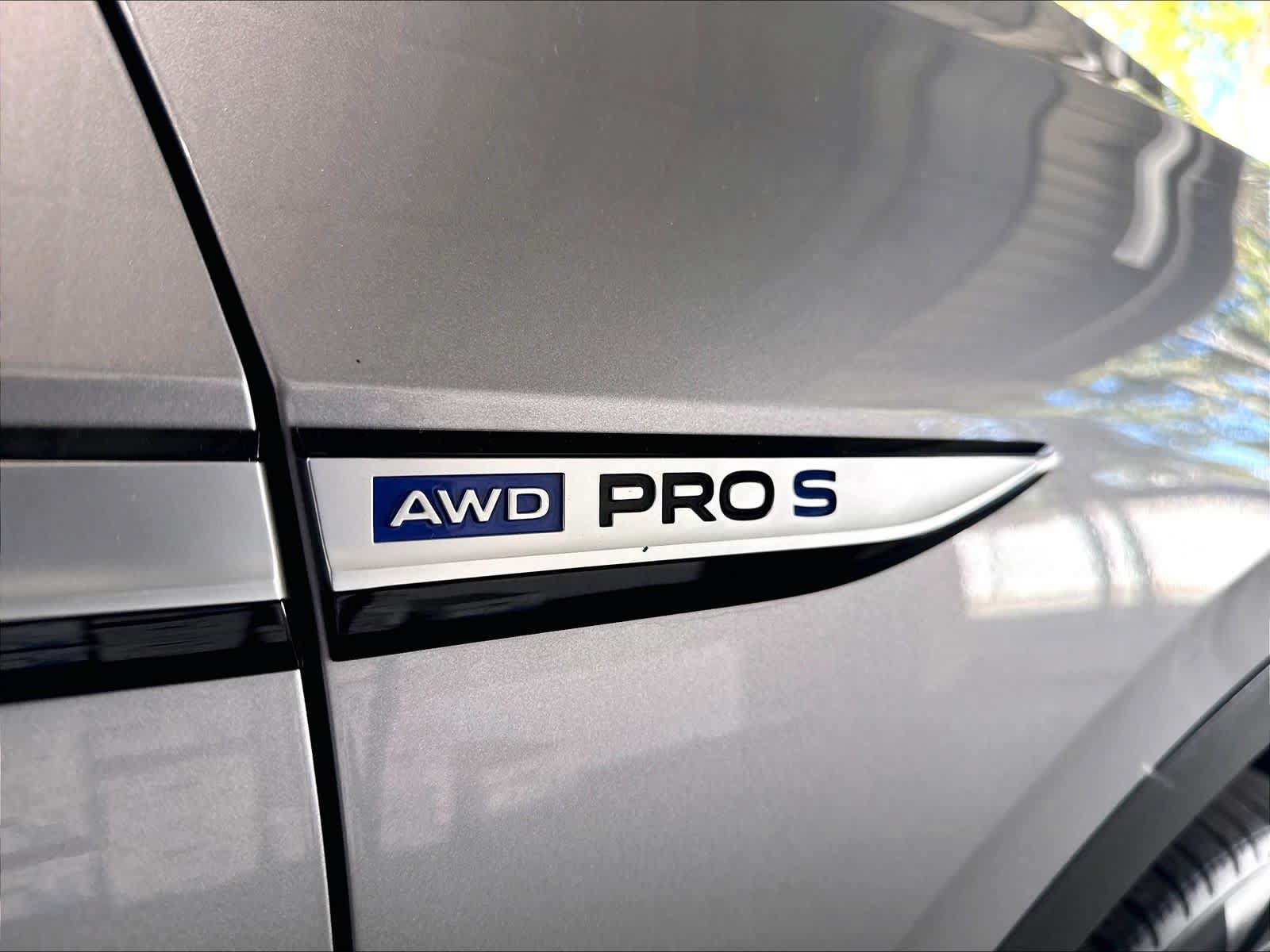 Used 2023 Volkswagen ID.4 Pro S AWD/4WD image 27