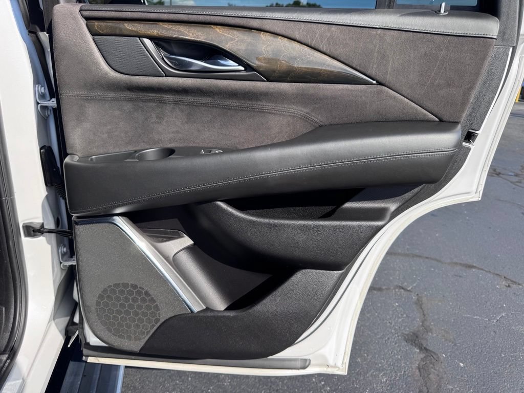 Used 2017 Cadillac Escalade Platinum AWD/4WD image 32