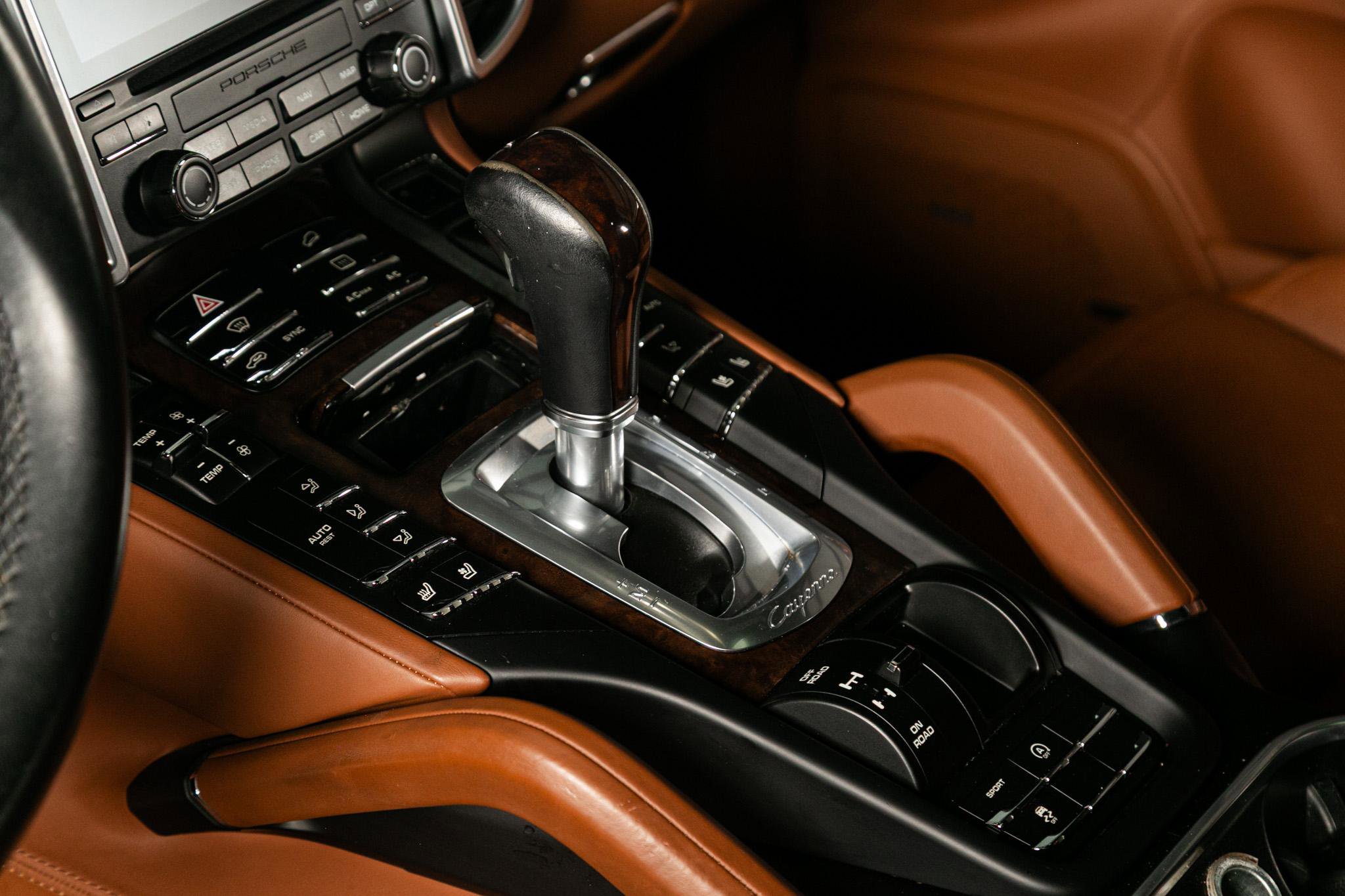 Used 2018 Porsche Cayenne S image 39