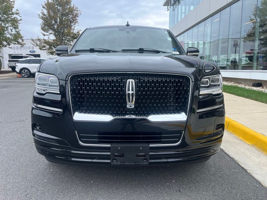 Certified 2024 Lincoln Navigator L Reserve AWD/4WD image 2