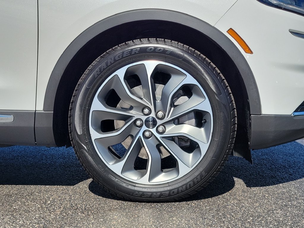 Certified 2023 Lincoln Nautilus Reserve AWD/4WD image 9