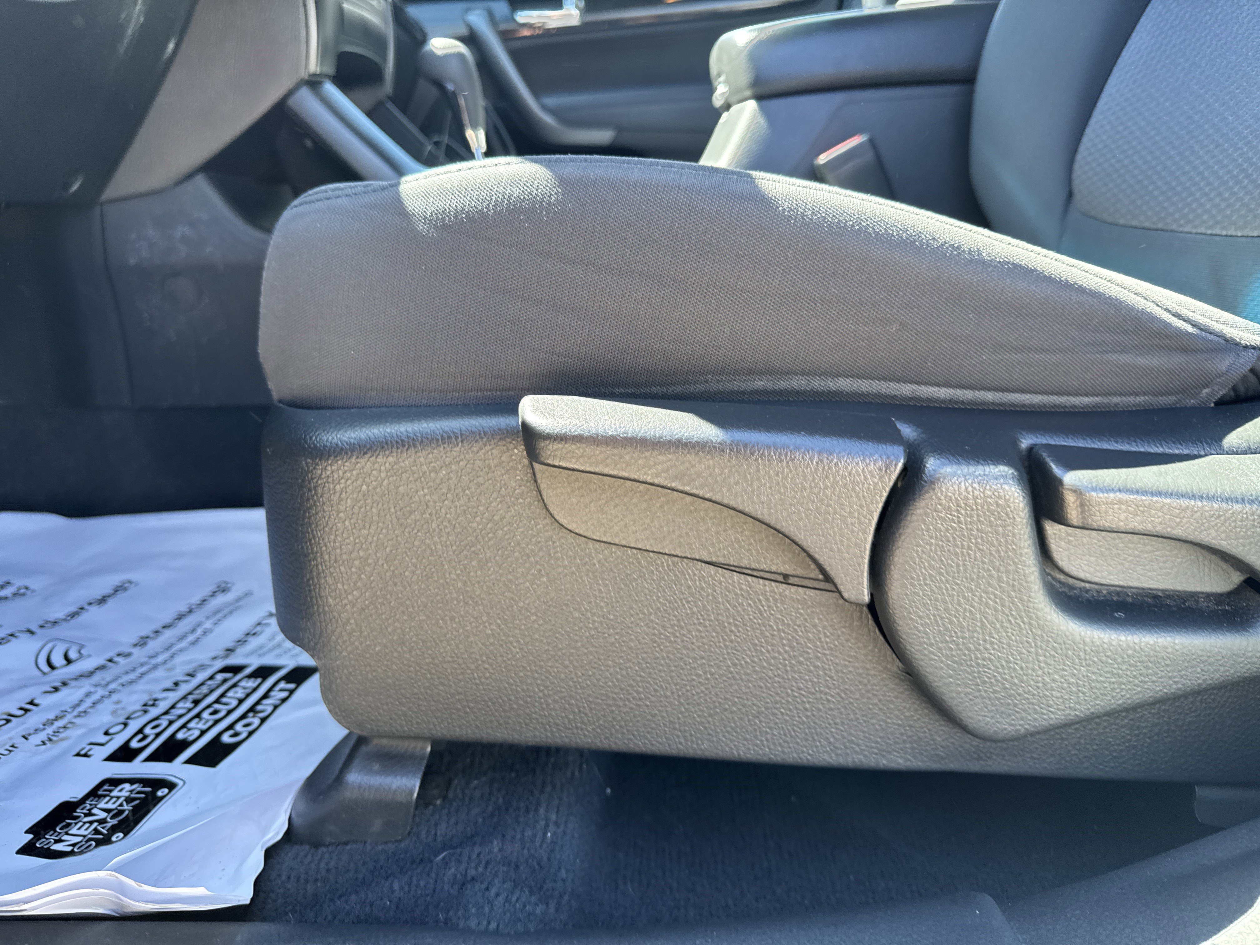 Used 2013 Kia Sorento LX image 12