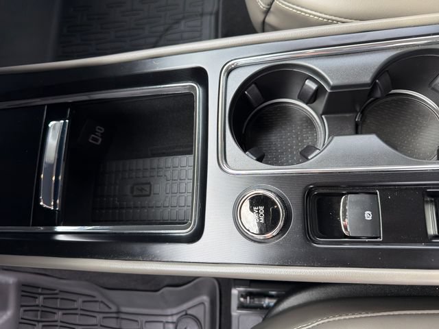 Used 2025 Lincoln Corsair AWD w/ Equipment Group 101A image 31