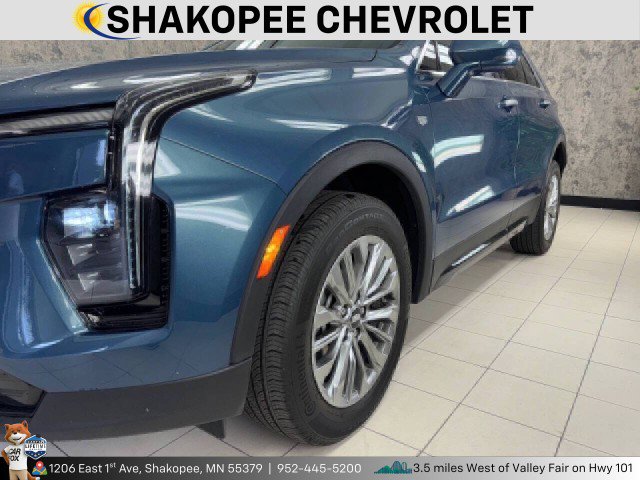 Used 2024 Cadillac XT4 Premium Luxury AWD/4WD image 7