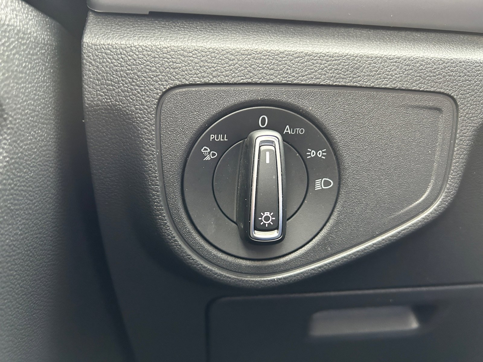 Used 2022 Volkswagen Atlas SE FWD image 21