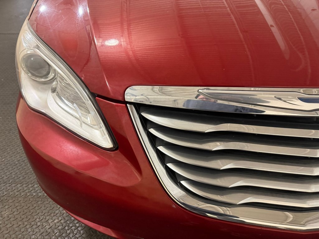 Used 2012 Chrysler 200 Touring w/ Cold Weather Group image 4