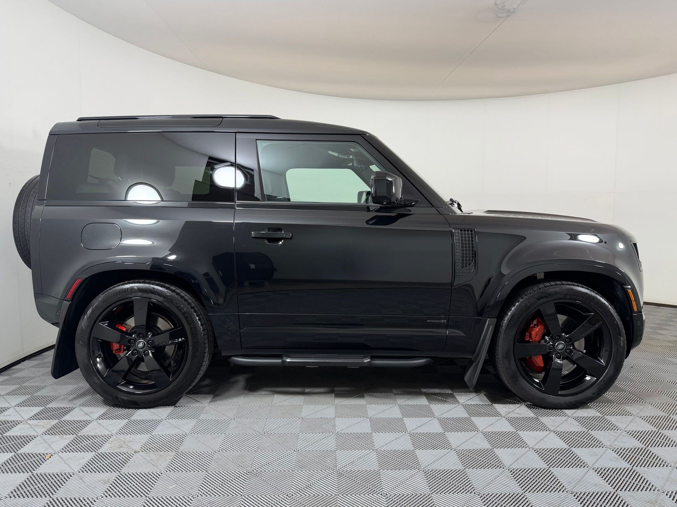 Used 2023 Land Rover Defender 90 X AWD/4WD image 8