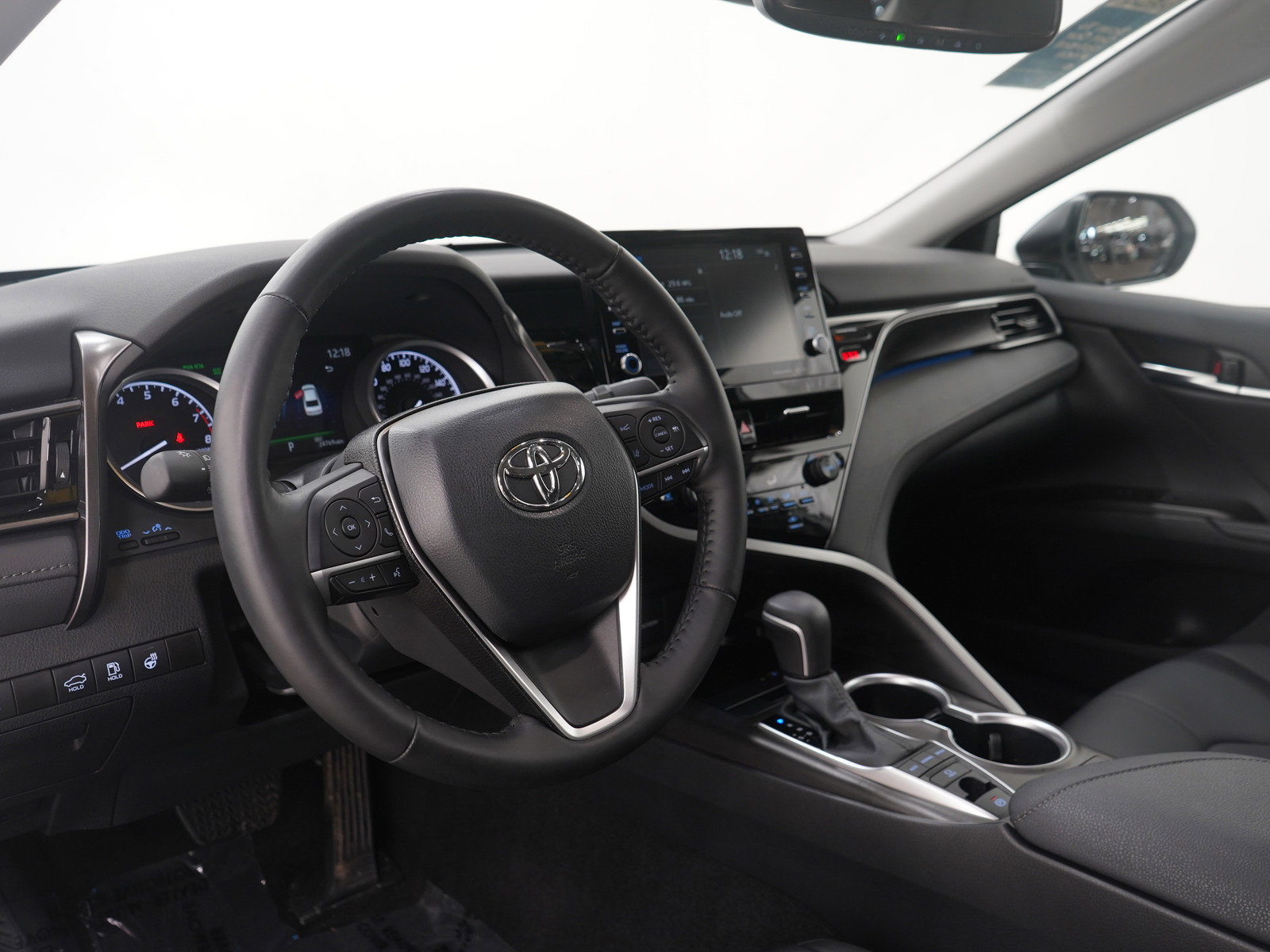 Used 2024 Toyota Camry XLE w/ Cold Weather Package image 24