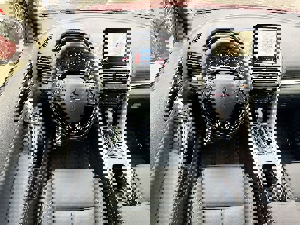 Used 2025 Mitsubishi Eclipse Cross Black Edition image 11