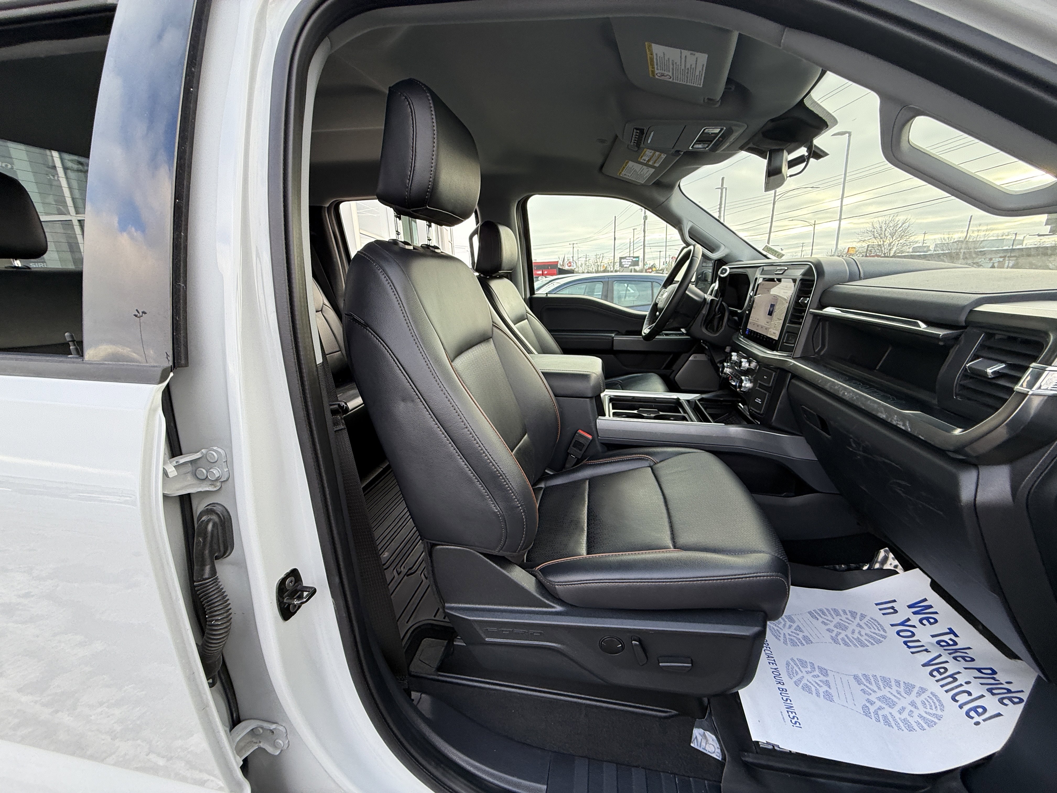 Used 2025 Ford F450 Lariat w/ FX4 Off-Road Package image 23