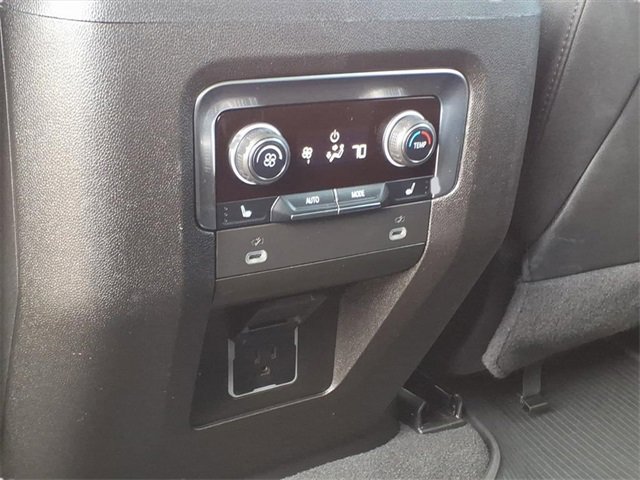 Used 2024 Chevrolet Tahoe Z71 w/ Luxury Package image 18