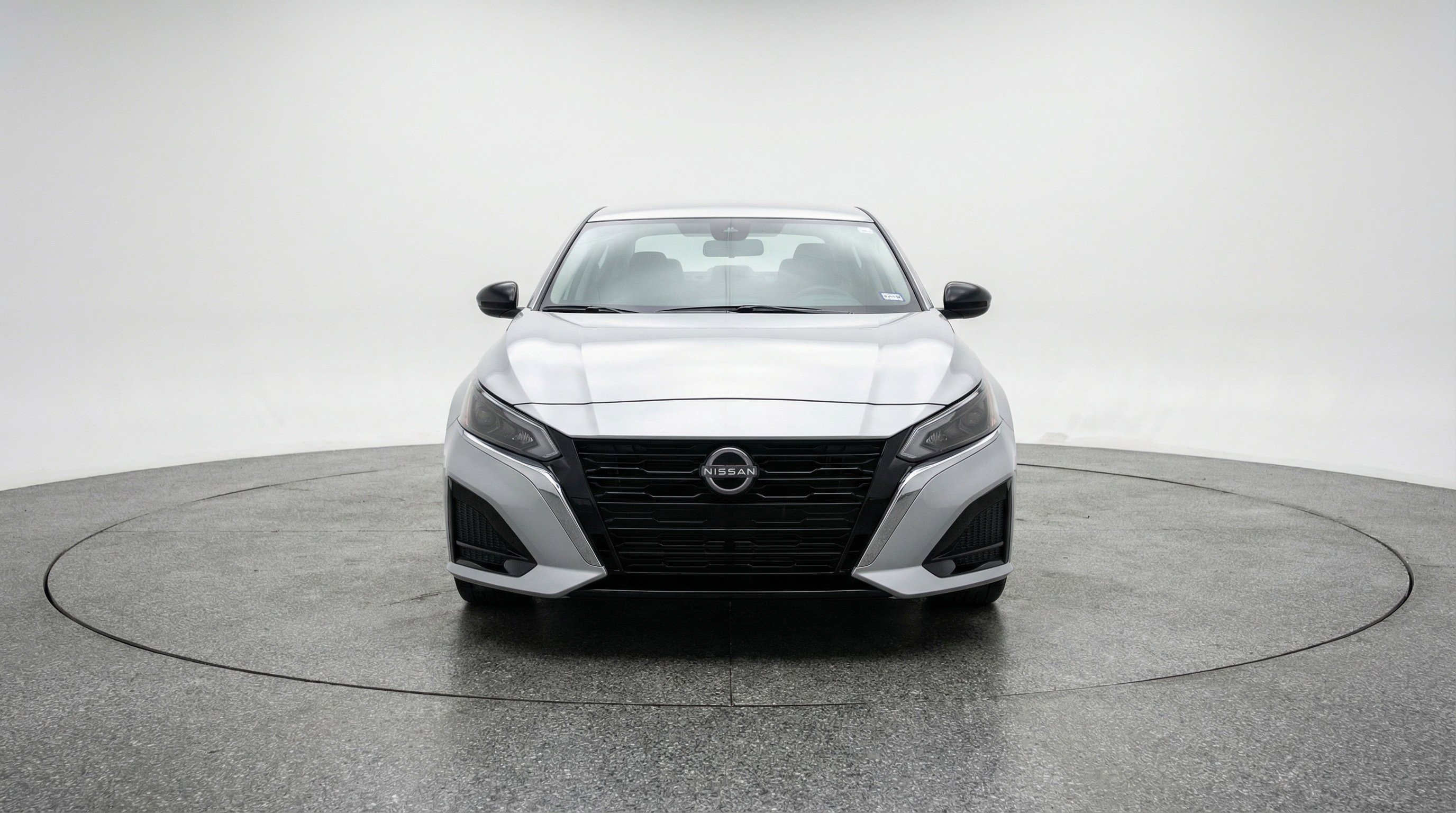 Used 2025 Nissan Altima 2.5 SV image 2