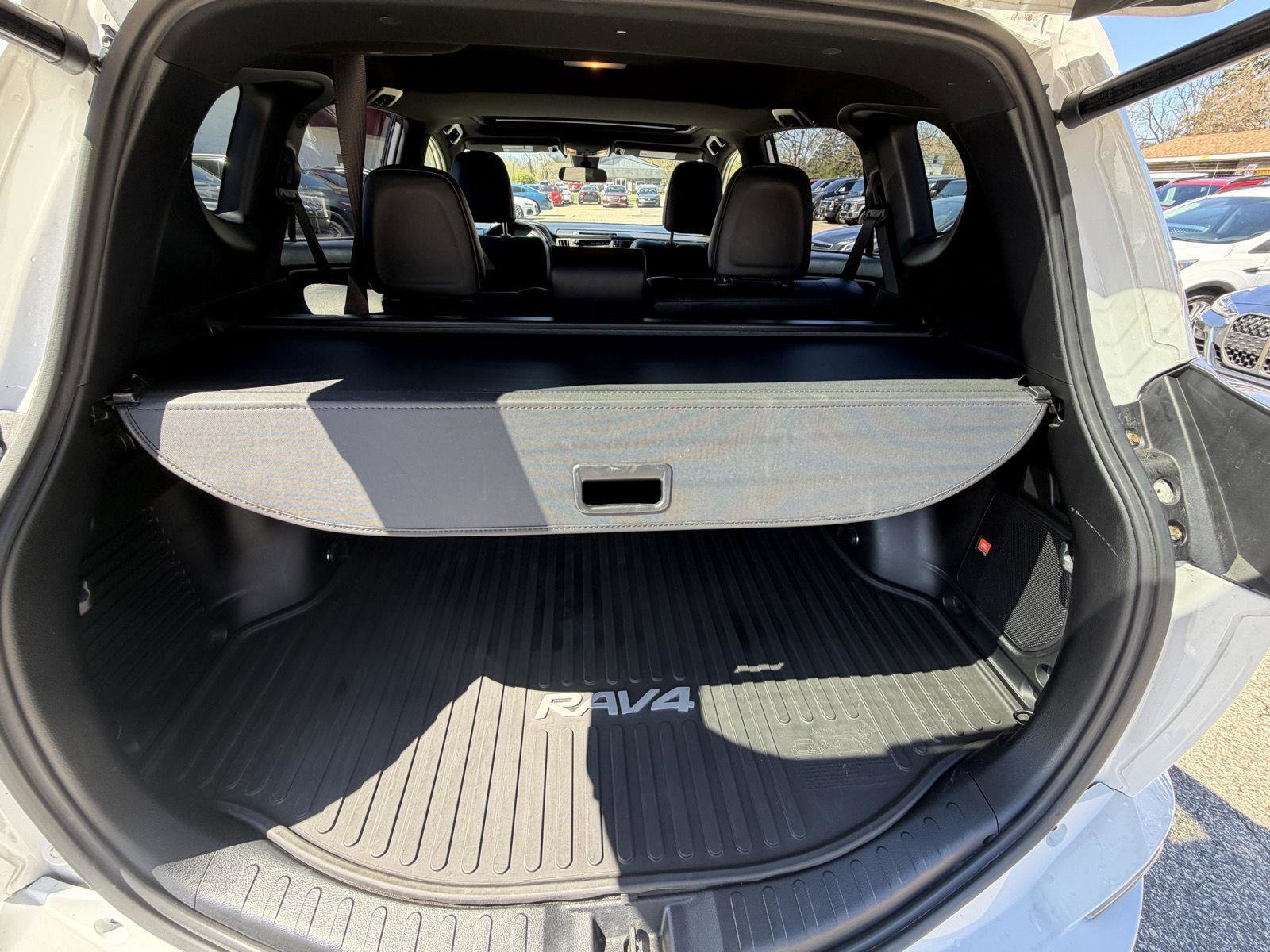 Used 2017 Toyota RAV4 SE w/ Advanced Technology Package AWD/4WD image 12