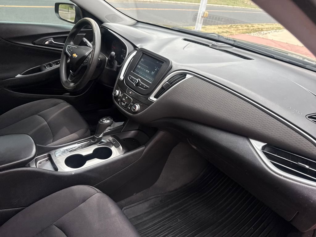 Used 2017 Chevrolet Malibu LS FWD image 30
