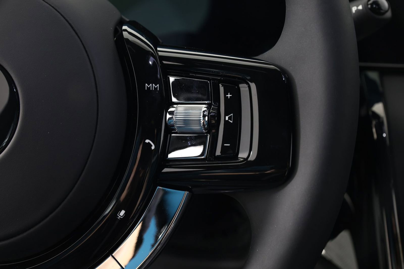 New 2026 Rolls-Royce Cullinan Black Badge image 15