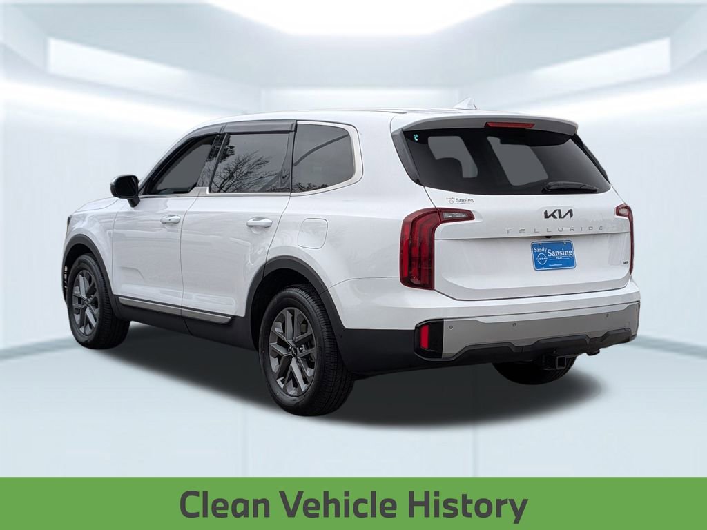 Used 2023 Kia Telluride LX image 4
