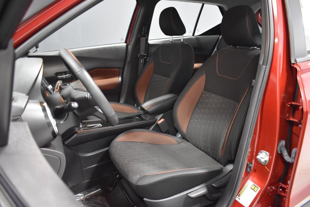 Certified 2023 Nissan Kicks SR FWD image 5