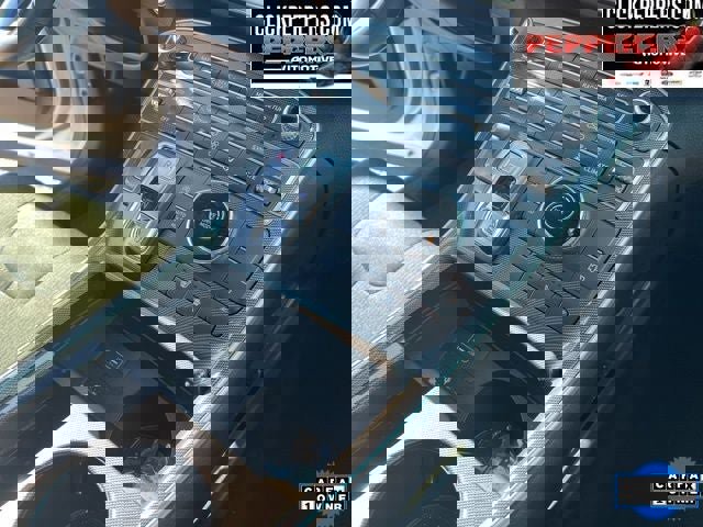 Used 2023 Hyundai Santa Fe SEL image 16