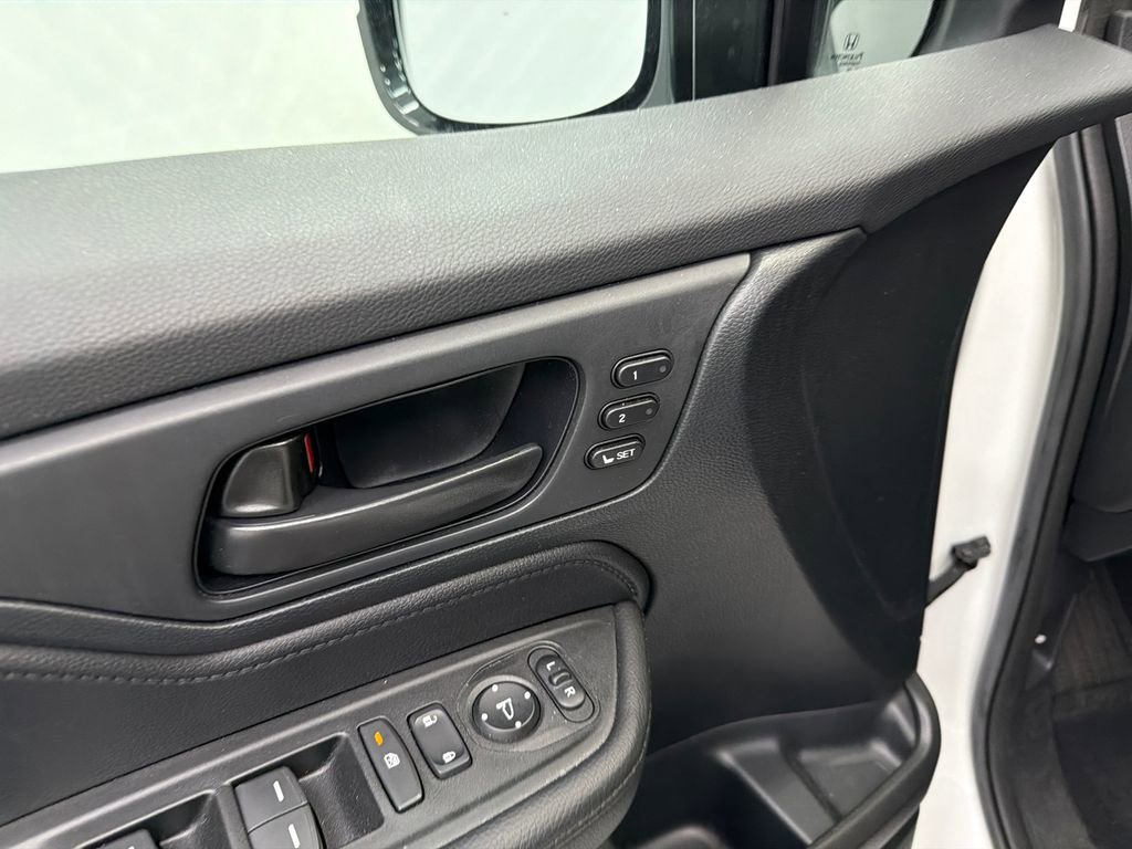 Used 2023 Honda Odyssey Sport image 12